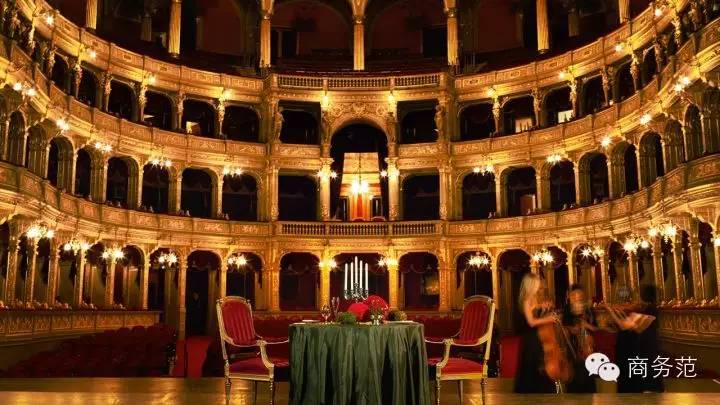 为什么有钱人都爱住别墅,为什么大佬都喜欢四季酒店