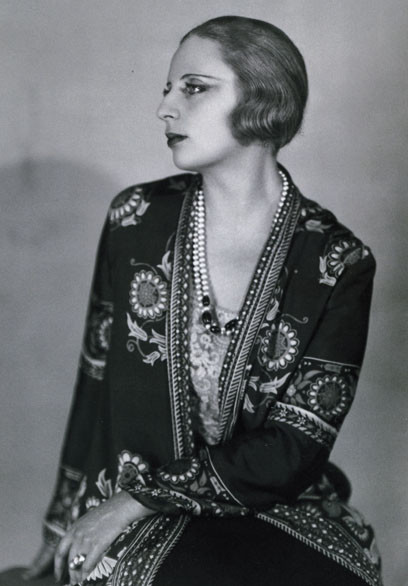 做个有颜有才有名又奢侈的女画家，是种怎样的体验？|小玉聊画