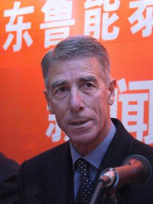 铁打营盘流水兵英语,铁打的营盘流水的兵下一句