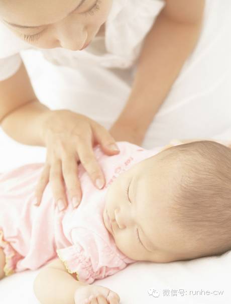 宝宝屁股里流脓怎么回事,宝宝屁屁有硬块没有流脓