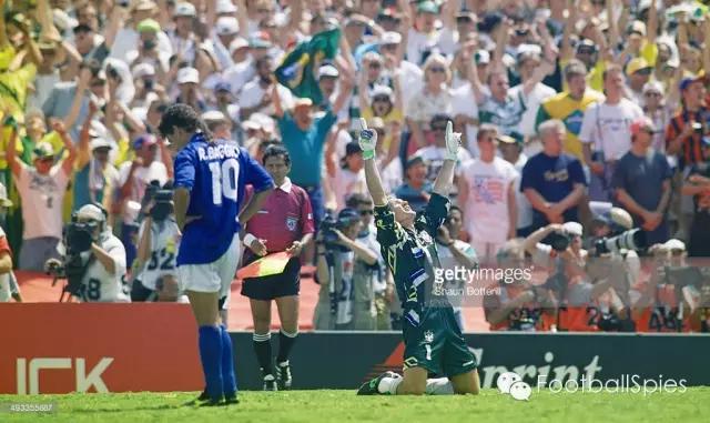 巴乔94年背影图片,49岁的巴乔照片