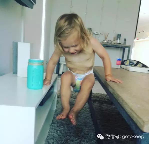 八块腹肌的小怪兽,腹肌小怪兽