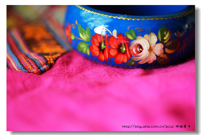 来哈尔滨旅游，带一件纯正的俄罗斯工艺品回家