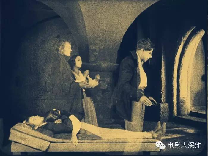 以最高艺术逼格，观看一部将近百年前的鬼片，这事得了解一下