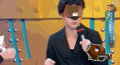 薛之谦带病坚持录制视频,薛之谦劳模行程