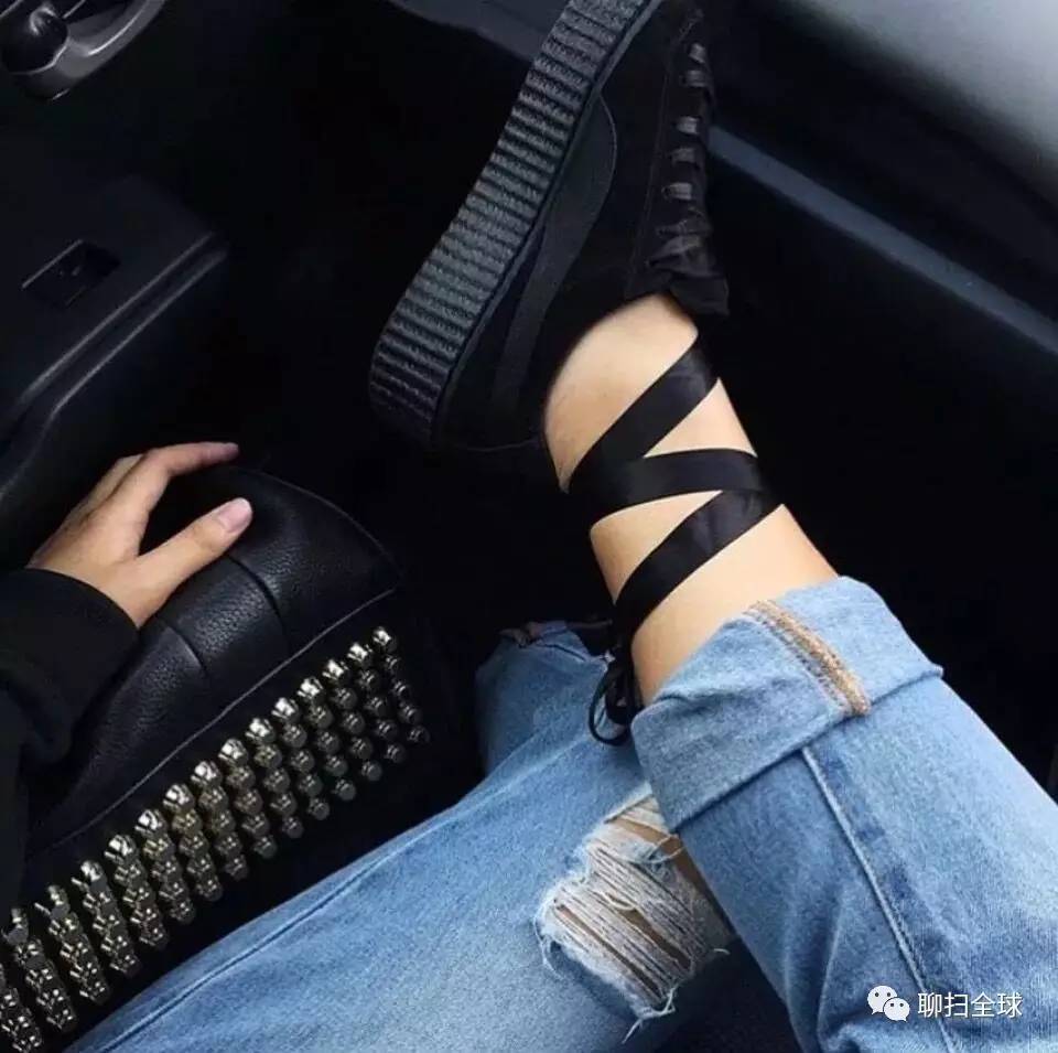 rihanna超级碗鞋子,rihannapuma鞋