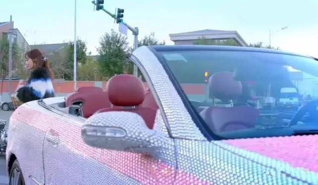 《守护丽人》超屌快递小哥儿打败高富帅迎娶白富美走向人生巅峰！