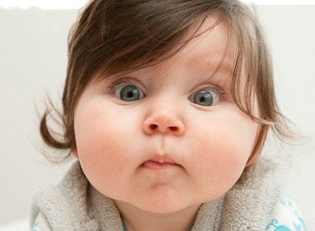 哺乳期妈妈生气产的奶是毒奶吗,哺乳期生气真的会堵奶吗