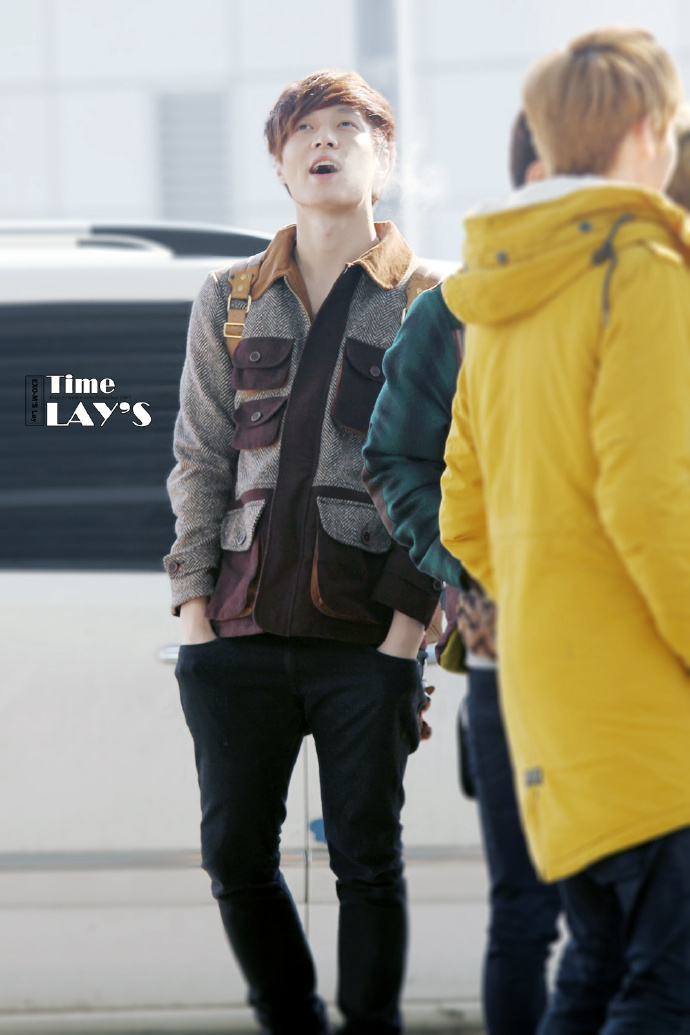 张艺兴这个中二少年，一个人在那玩哈气玩得不亦乐乎，苏死人了！