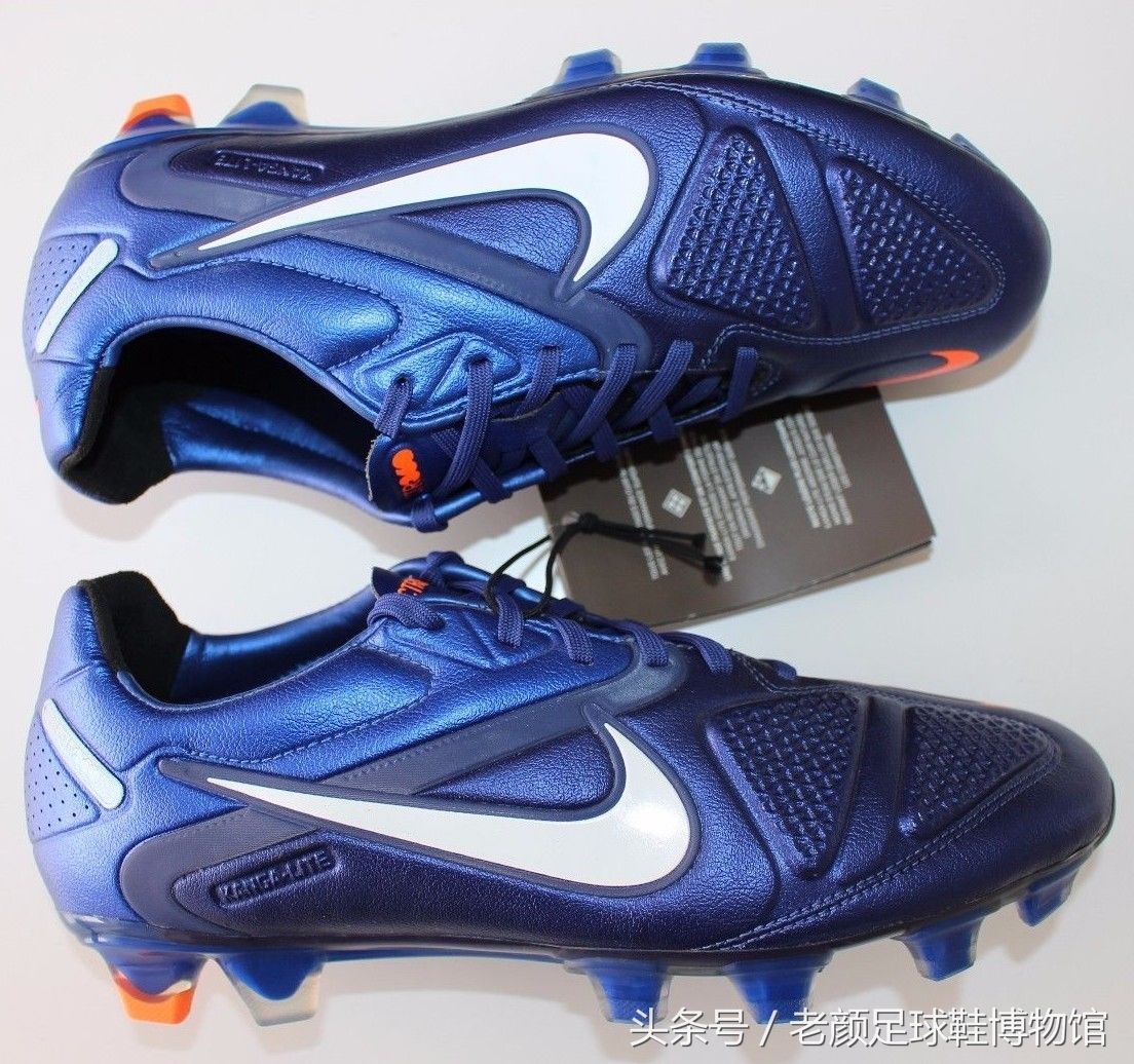 足球鞋阿迪和耐克谁更强,足球鞋耐克暗杀系列