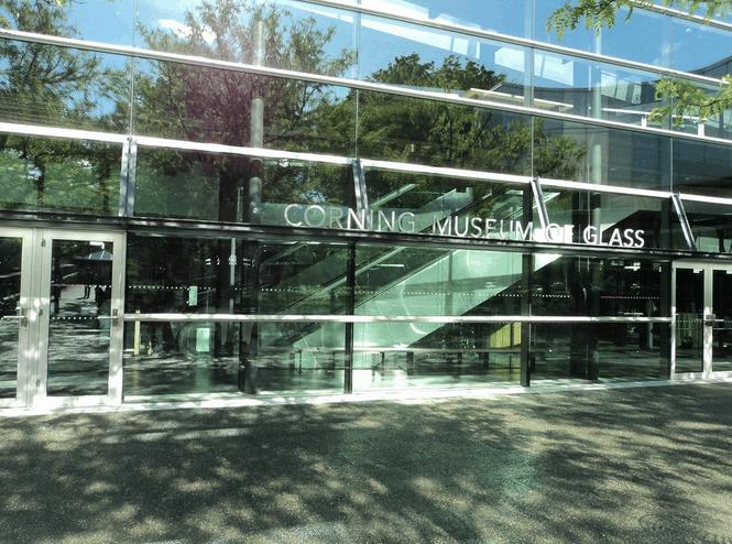 世界最优秀的防划玻璃面板供应商美国康宁玻璃百年传奇