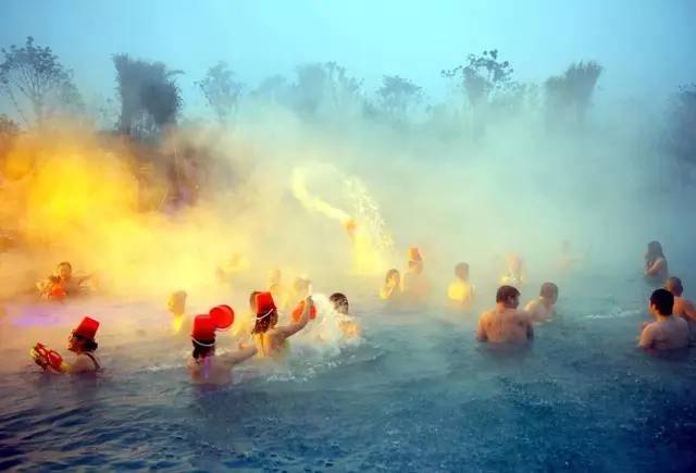 医学科普泡温泉一定要警惕这些,如何分辨真假温泉水的方法