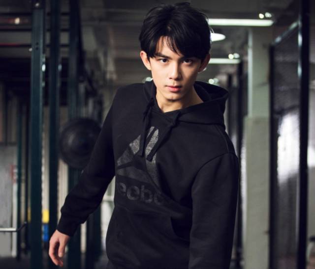 姚明当年为啥要代言锐步,姚明与锐步