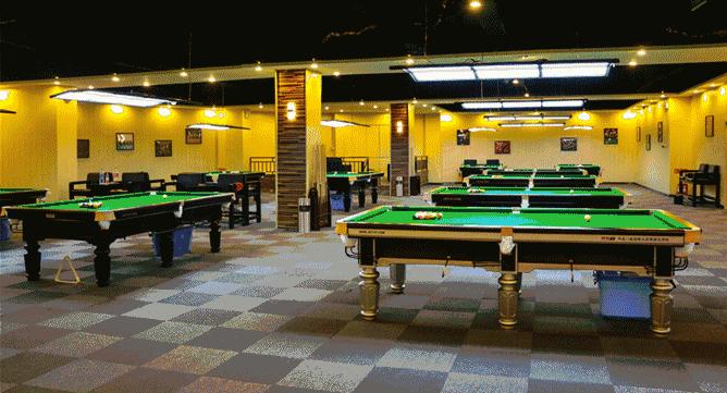 40寸曲面屏+全场乔氏台球桌，这恐怕是我在天津见过最牛的网咖