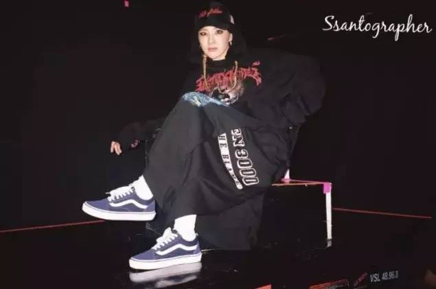 权志龙约会穿什么鞋,权志龙雏菊鞋子穿搭