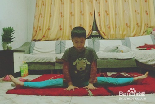 怎样自己练习劈叉,怎么自己练劈叉横叉和竖叉