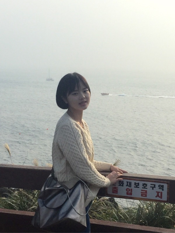 头发不长不短尴尬期怎么弄低马尾,头发不长不短尴尬期