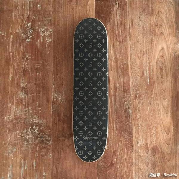 lvsupreme联名套装,supreme最难抢的联名