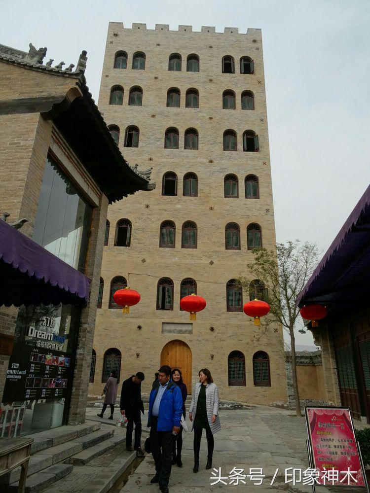 陕北俊俏女子勇闯袁家村大嘴吃四方