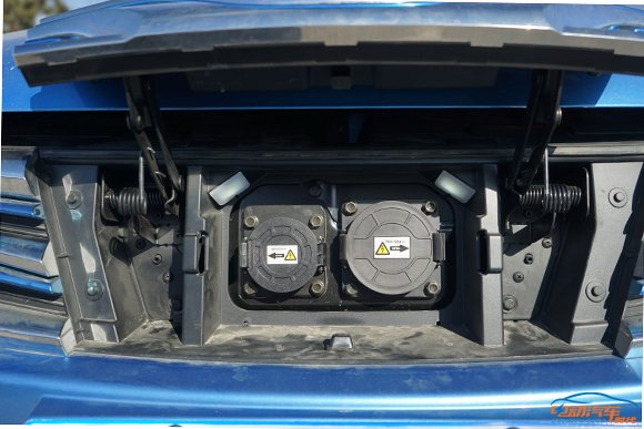 先睹为快比亚迪e5纯电动汽车全网首测