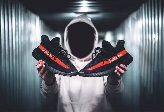 看完这双SupremeXYeezy350联名!Nike都害怕了!