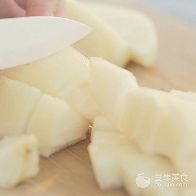 冰糖雪梨银耳糖水,银耳雪梨浆做法