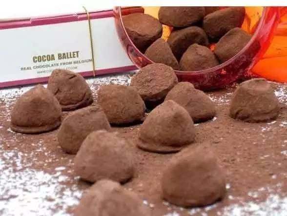 这些年货卖爆了购买主力竟是90后,香港新春年货市场红火