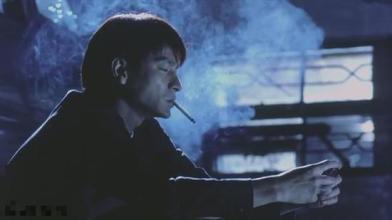 抽烟经典镜头周星驰,周星驰周润发抽烟搞笑视频合集