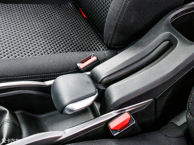 爱丽舍新款和老款对比,10款爱丽舍对比全新爱丽舍