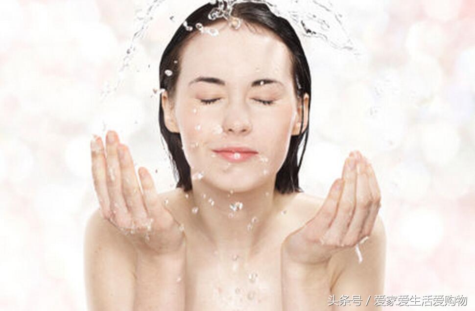 下巴长粉刺的正确消除方法,下巴长粉刺的原因和改善方法女生