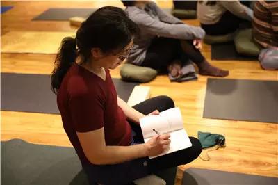 瑜伽体式生活哲学,瑜伽体式的优雅和自然