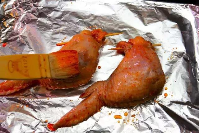 今天来分享一道鸡翅包饭的教程,如何制作正宗鸡翅包饭