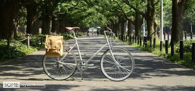 骑自行车很优雅,骑单车就得骑出优雅的感觉