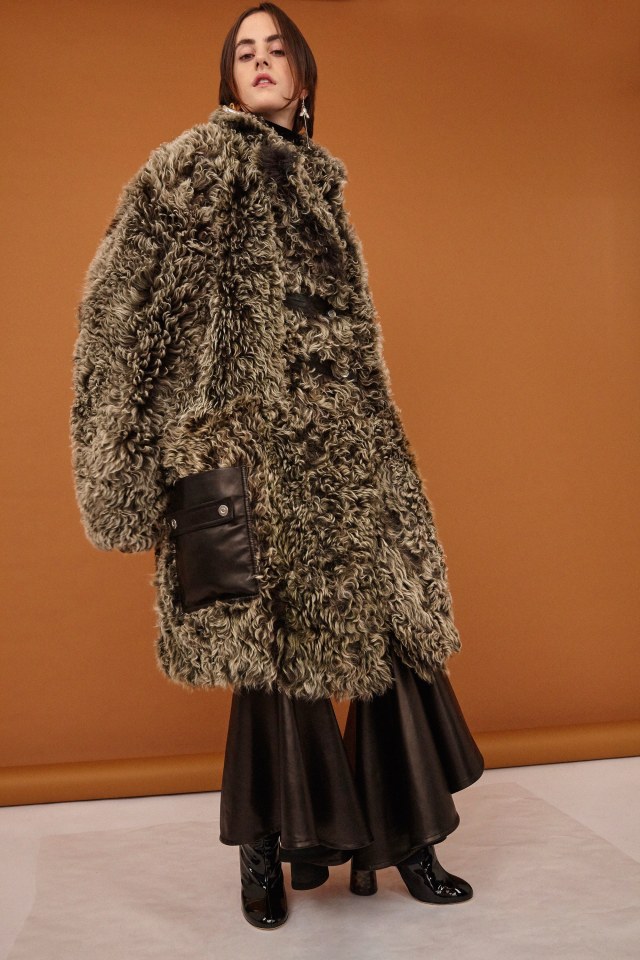 她，离开皮草只有2个月！