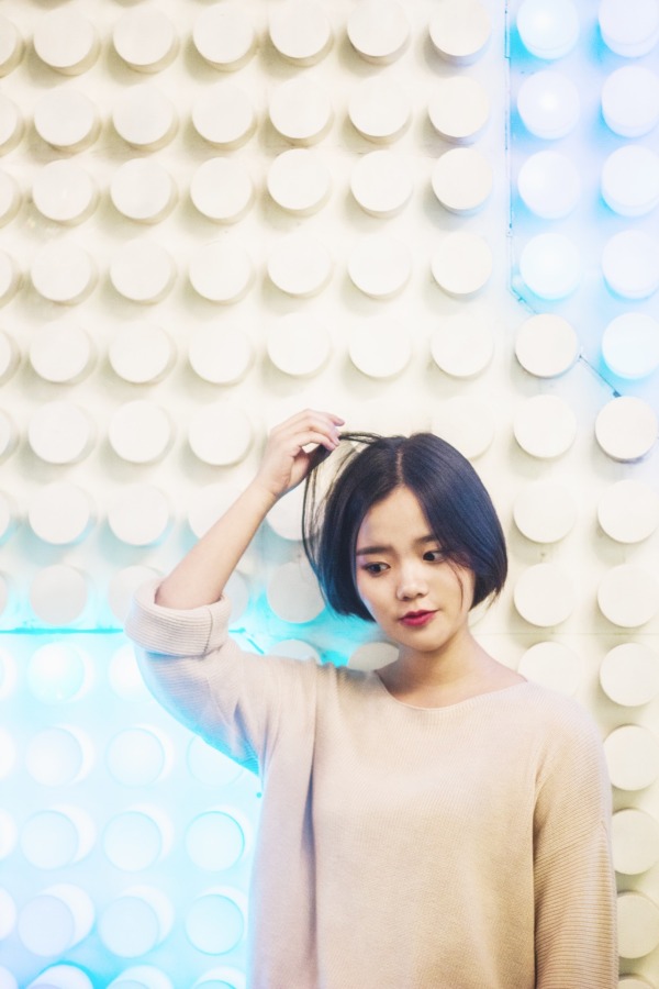 头发不长不短尴尬期怎么弄低马尾,头发不长不短尴尬期