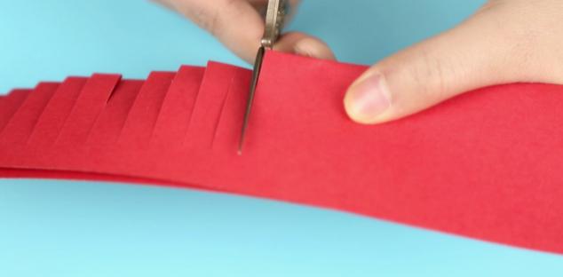 用小彩纸做灯笼最简单的方法新手,用15厘米的纸做灯笼教程