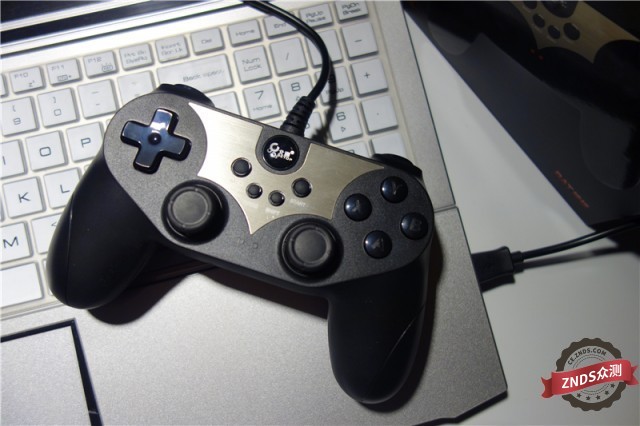 北通蝙蝠3sn游戏手柄,手柄北通蝙蝠3s好用吗
