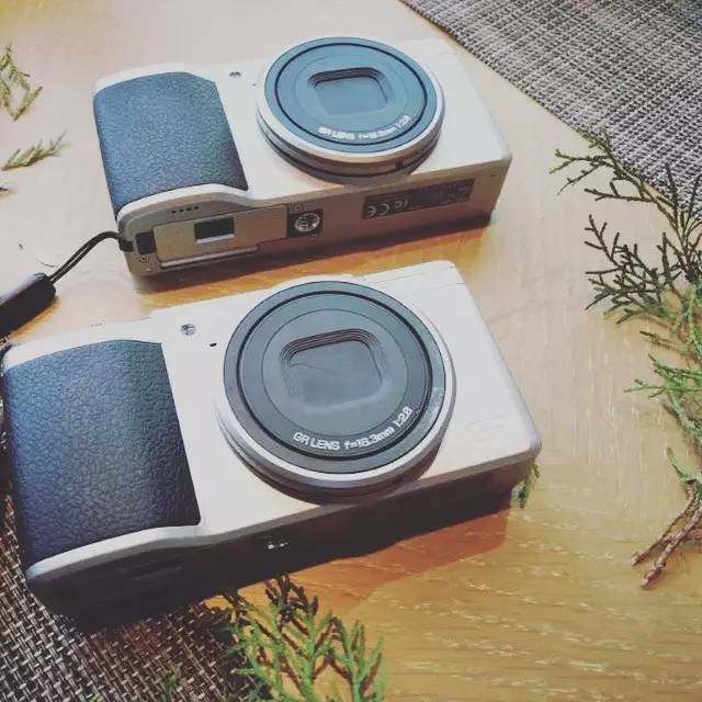 旅行路上捉到一只哆啦A梦，我把他的口袋翻开了……