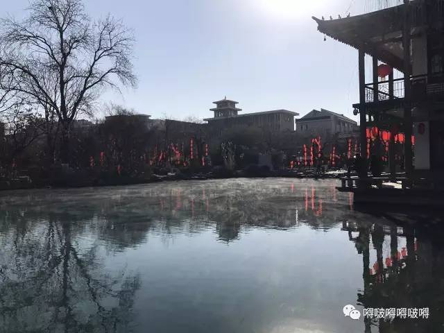 过年啦贴春联,过年时贴门神的习俗