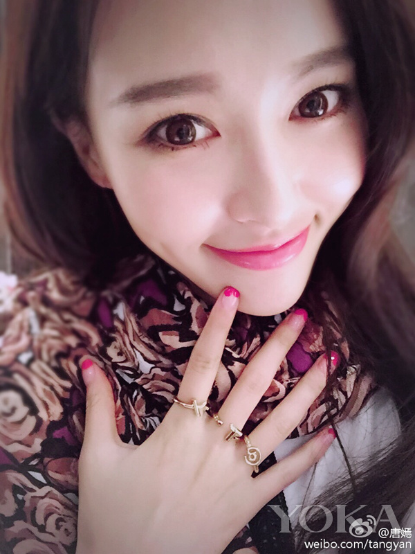 给他一个甜蜜的吻!情人节粉唇怎样不出错?