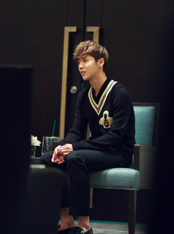 贾冰郭德纲鹿晗,郭德纲和鹿晗谁最帅