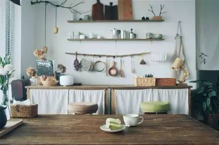 无底线提升千元出租屋品味，看90后美少年怎样活出无数人向往的样子……