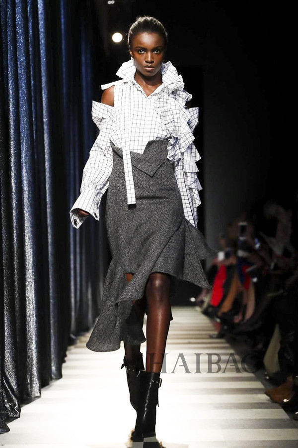 浪漫与柔媚的无限延伸！Monse2017秋冬女装秀，海报网带你亲临2017秋冬纽约时装周