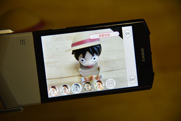 卡西欧自拍神器tr750怎么换电池,卡西欧tr750拍照效果