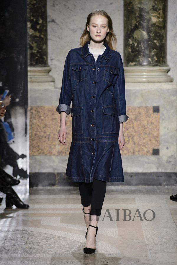 智慧女性心目中的最佳气质！MARYLING2017秋冬女装秀，海报网带你亲临2017秋冬米兰时装周