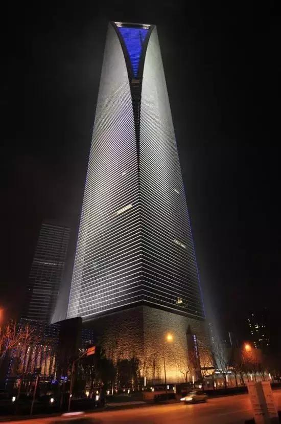 上海各商场停车场收费标准,上海哪个区停车费最便宜