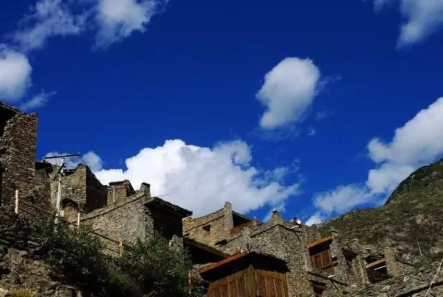 成都周边一天自驾游去哪里,春节成都附近3天自驾游哪里耍