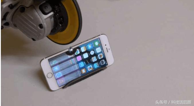 用砂轮机去虐iPhone会发生什么?