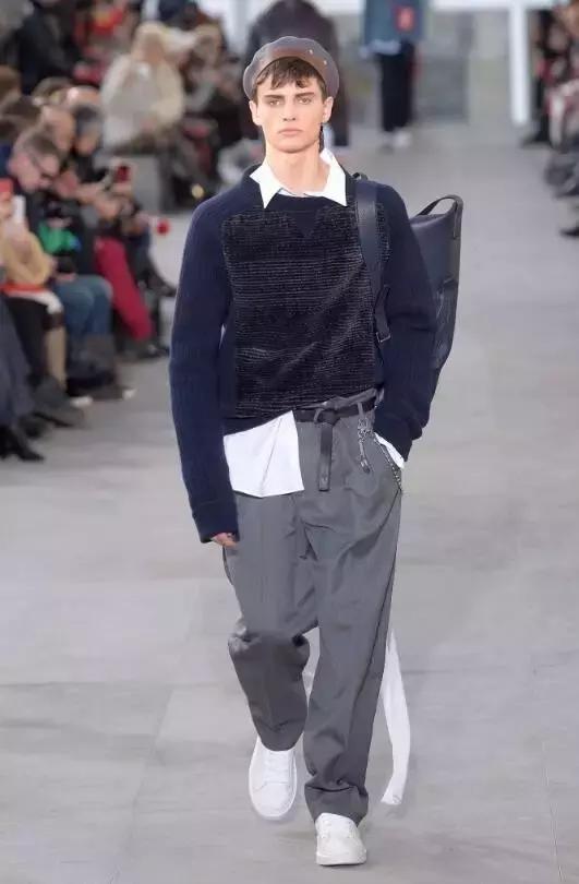 lv x supreme联名红色卫衣 (lv和supreme联名牛仔外套)