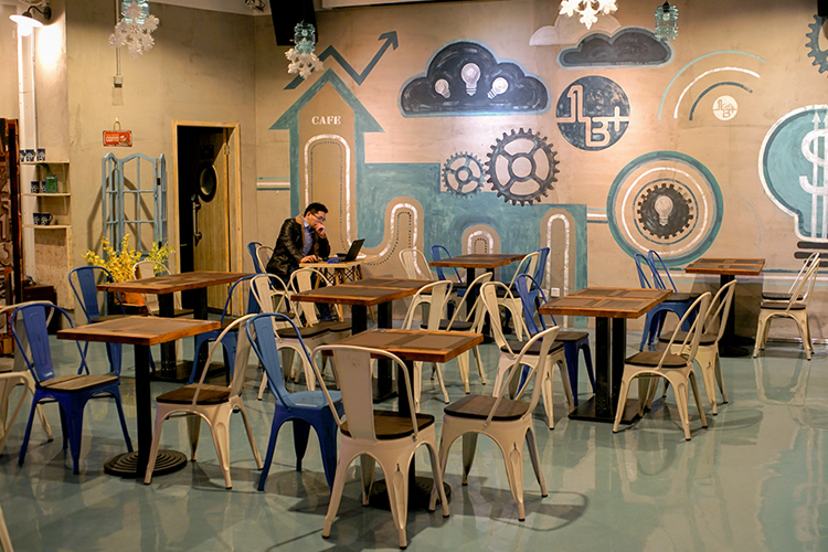 开咖啡店做什么赚钱快,开一家咖啡店的前景如何